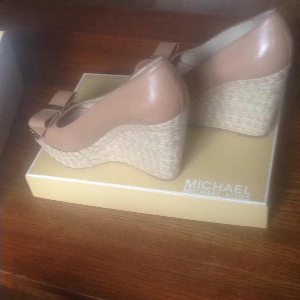 Michael Kors pumps